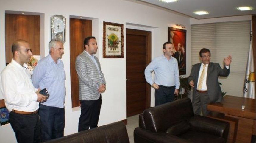 Ak Parti Osmangazi Yeni İl&ccedil;e Binasında İlk Toplantısını Yaptı