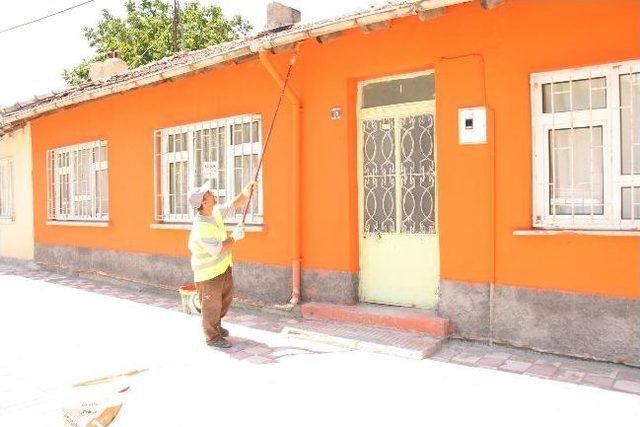 Atatürk Caddesi’nde Evler Rengarenk Boyandı