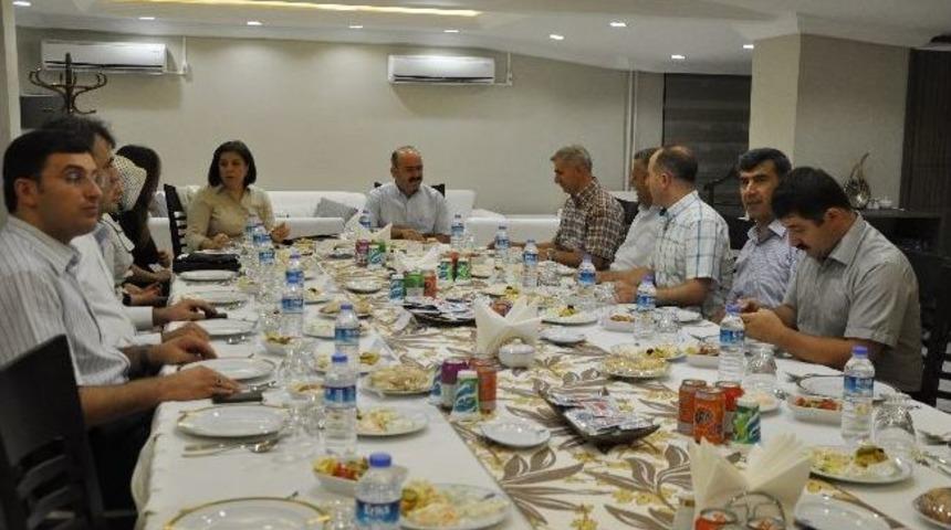 Garnizon Ve Jandarma Komutanına Veda Yemeği