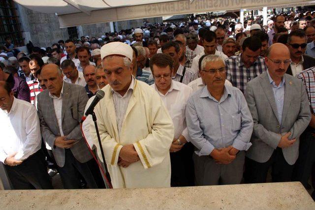 Mısır’da Ölenler Için Bursa Ulucami’de Cenaze Namazı Kılındı