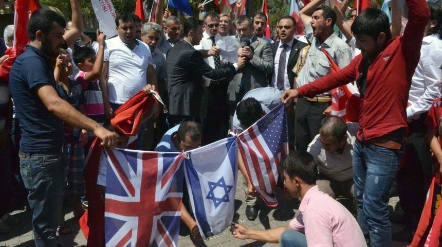 Mısır'daki Katliamı Kınadı, Amerika, İsrail Ve İngiltere Bayraklarını Yaktılar