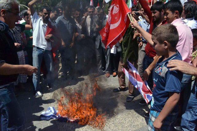 Mısır'daki Katliamı Kınadı, Amerika, İsrail Ve İngiltere Bayraklarını Yaktılar