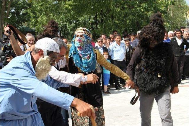 Ardahan Ulusal Kültür Ve Bal Festivali Başladı