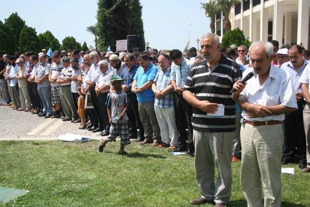 İSTOK Üyeleri, Mısır'da Hayatını Kaybedenler Için Cenaze Namazı Kıldı