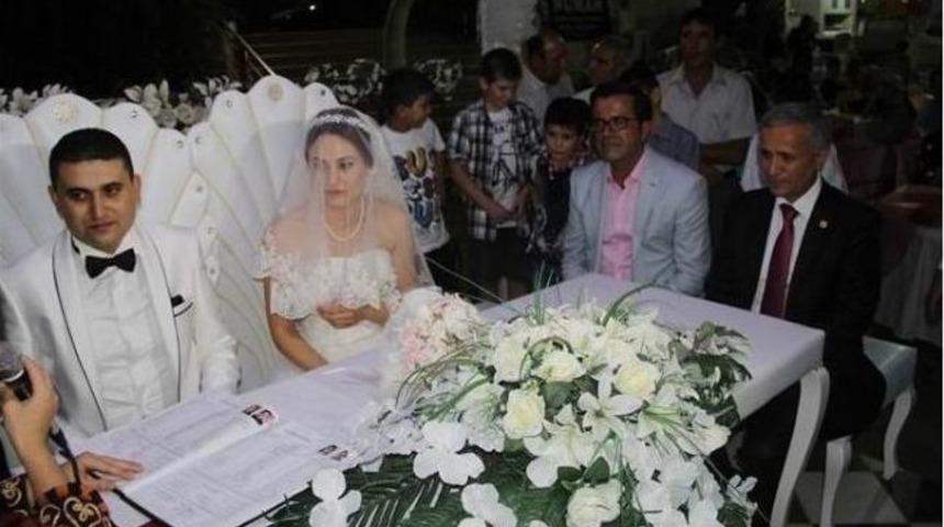 Yurttaş, Salihli&rsquo;de Nikah Şahidi Oldu