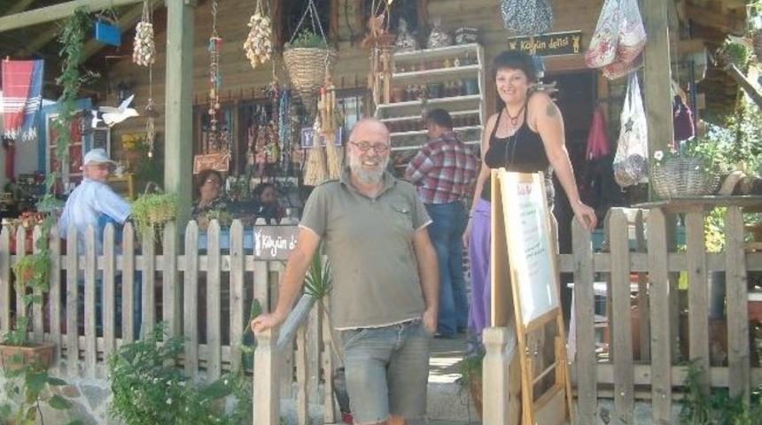 &Ccedil;amlıbel&rsquo;de Saadet Hanımın Eserleri İlgi G&ouml;rd&uuml;