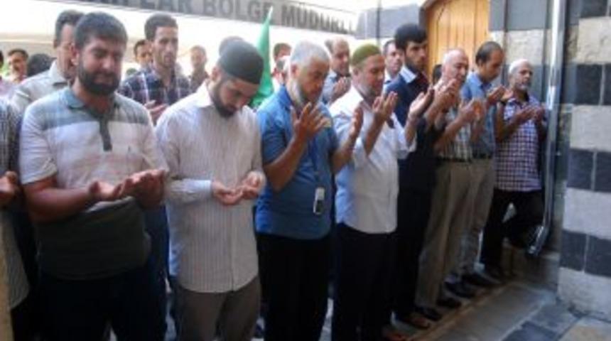 Mısır&rsquo;da Hayatını Kaybedenler I&ccedil;in Gıyabi Cenaze Namazı Kılındı