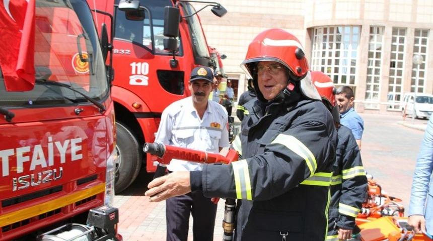 Gaziantep'te Itfaiye Yeni Ara&ccedil;larla G&uuml;&ccedil;lendi