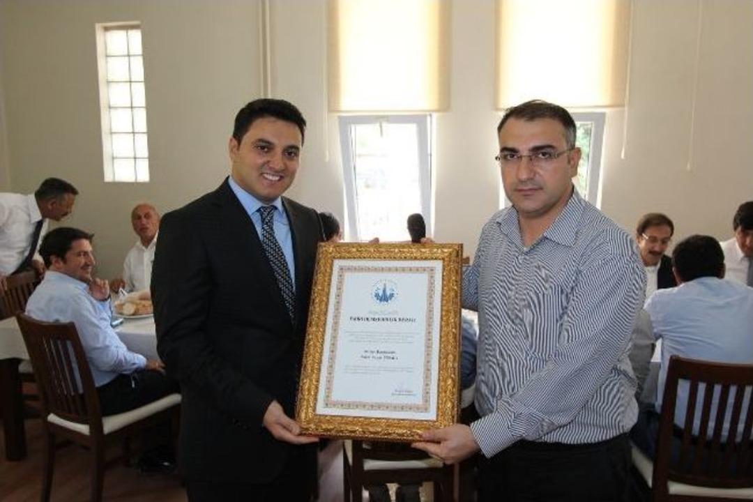 Aziziye Belediyesi&rsquo;nden Kaymakam &Uuml;nsal&rsquo;a Veda Yemeği&hellip;