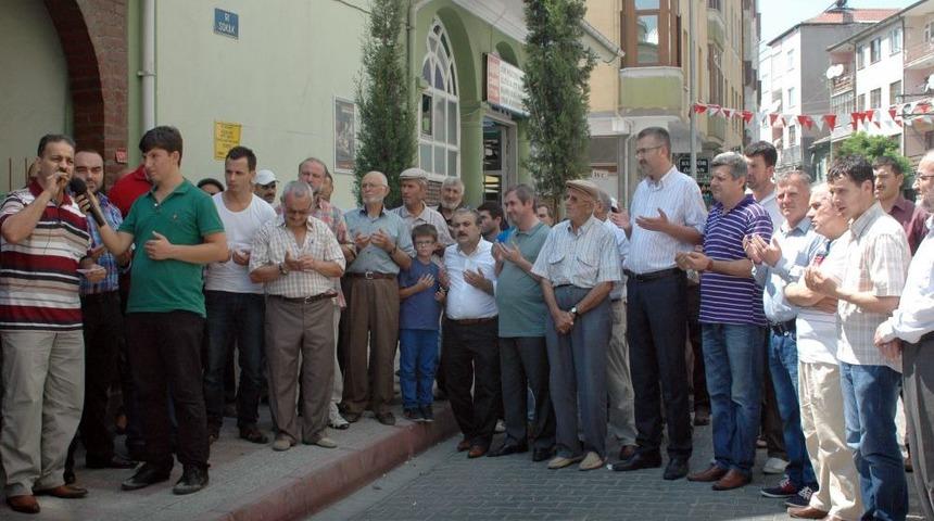 Karacabey&rsquo;de Mısır Halkına Destek Eylemi