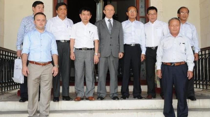 Vietnam Heyetinden Valiliğe Ziyaret