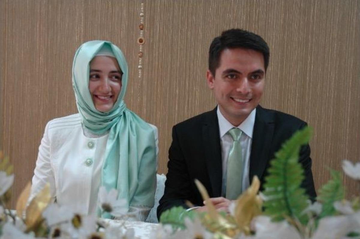 Polis Memuru Demirbaş, Hayatını &Ouml;ğretmen Şeng&uuml;l İle Birleştirdi