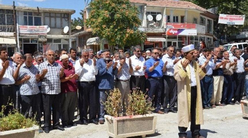 Mısır Katliamı İ&ccedil;in Gıyabi Namaz