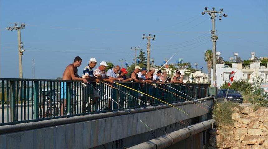 Tatilcilerin Balık Tutma Keyfi