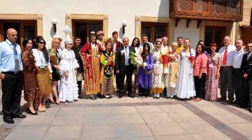 Yabancı Gruplardan Renkli G&ouml;r&uuml;nt&uuml;ler