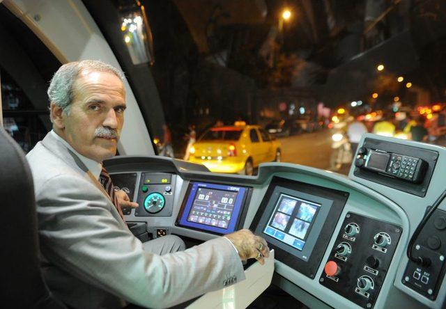 Yerli Tramvay İpekböceği, Önce Kum Torbası, Sonra Yolcu Taşıyacak