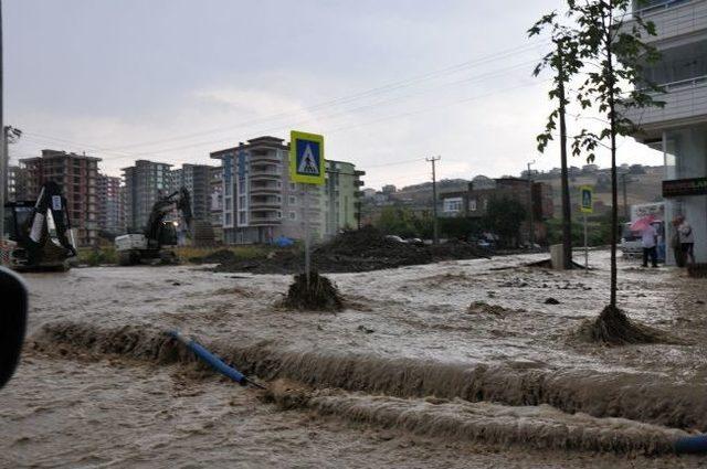 Samsun Valisi’nden “sel” Açıklaması