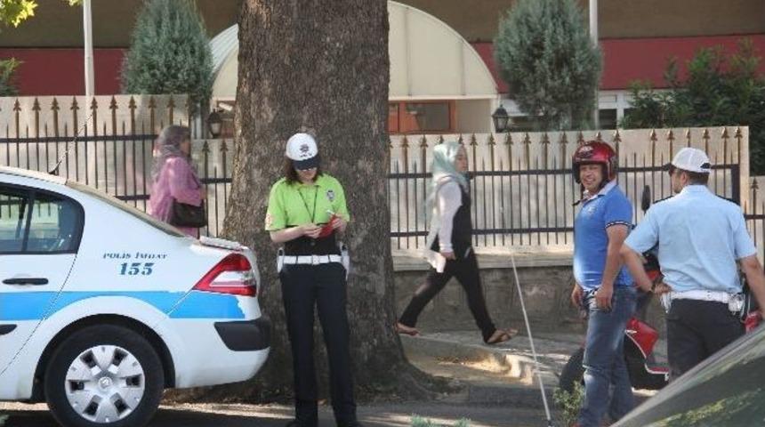 Motosikletlilere Kask Kontrol&uuml;