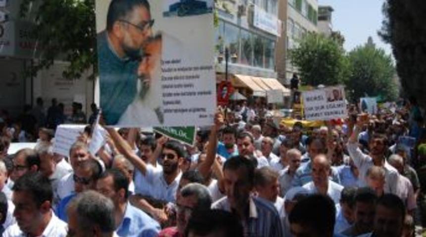 Binlerce Urfalı Mısır I&ccedil;in Y&uuml;r&uuml;d&uuml;