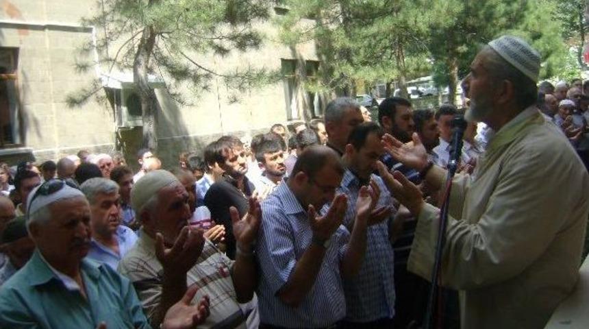 Tavşanlı'da Gıyabi Cenaze Namazı