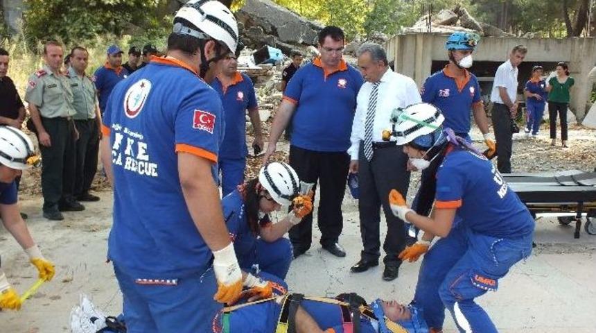 Umke&rsquo;den Ger&ccedil;eği Aratmıyacak Deprem Tatbikatı