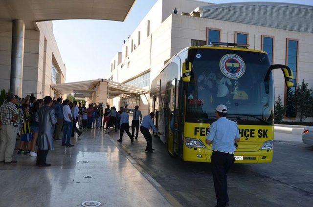 Fenerbah&ccedil;e Kafilesi Konya&rsquo;ya Geldi 1
