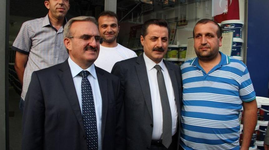 İlk yerli tramvay 'İpekb&ouml;ceği'nin test s&uuml;r&uuml;ş&uuml; park engeline takıldı