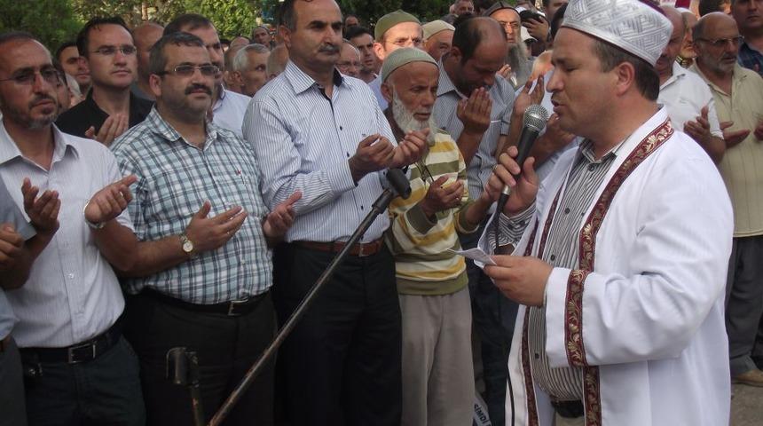 Erbaalılar Mısır'daki Katliama Tepki G&ouml;sterdi