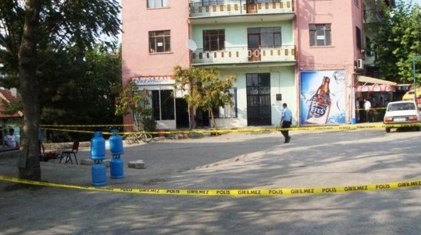 Uşak&rsquo;ta silahlı saldırı 1 &ouml;l&uuml;, 2 yaralı