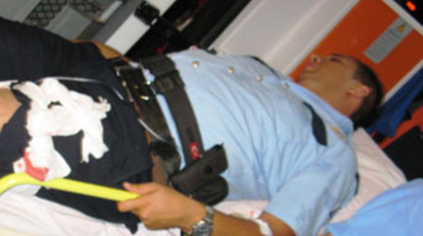 Pendik&rsquo;te polise silahlı saldırı: 1&rsquo;i polis 2 yaralı&hellip;
