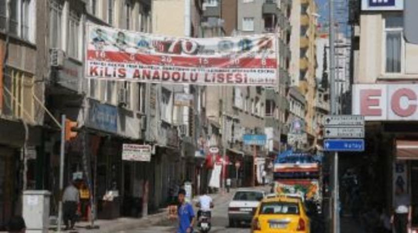 Vatandaşlar, Rastgele Asılan Pankartlardan Şikayet&ccedil;i