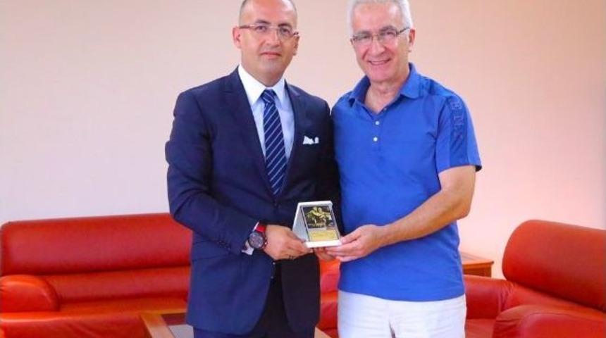 Divapan&rsquo;a Kızılay&rsquo;dan Teşekk&uuml;r Plaketi