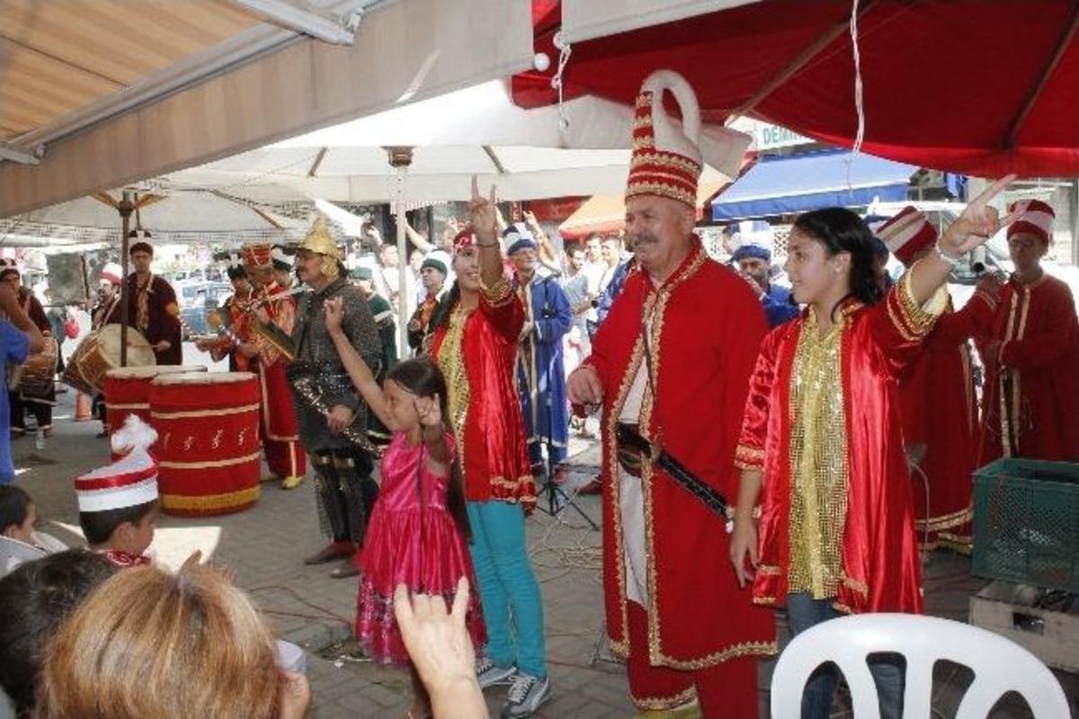 Mhp İl&ccedil;e Teşkilatı Ve Sel&ccedil;uk &Uuml;lk&uuml; Ocaklarının D&uuml;zenlediği 11.geleneksel Toplu S&uuml;nnet Ş&ouml;leninde 48 &Ccedil;ocuk S&uuml;nnet Oldu.