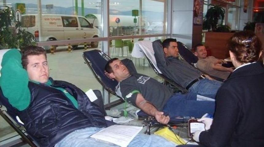 Kipa Ve Kızılay İşbirliği İle Kan Bağışı &Ccedil;ağrısı