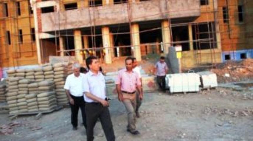 Vali Cengiz , Mardin'de Devam Eden Okul Inşaatlarını Denetledi