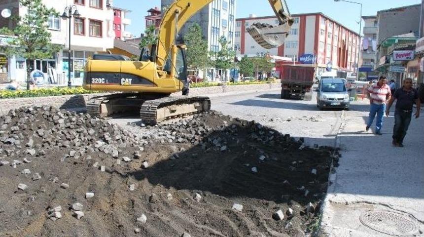 Kars’ta Yol Yapım Çalışmaları Sürüyor