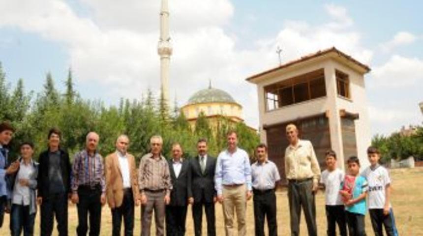 Bakımsız Camiye Belediye El Attı