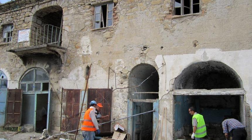 Asırlık Taşhan'ın Restorasyonuna Başlandı