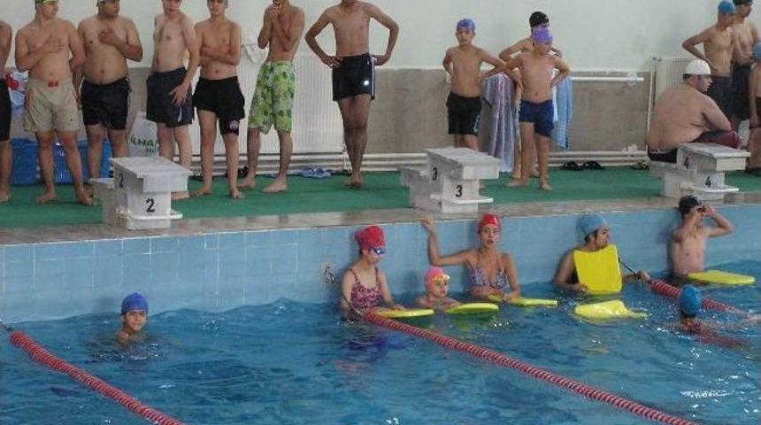 Yaz Spor Okullarında En Fazla İlgi Y&uuml;zmeye