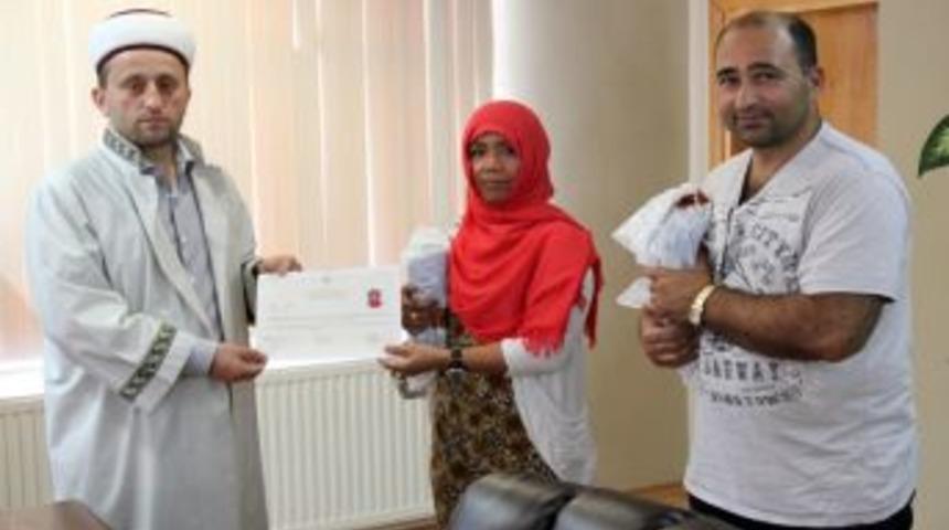 Kanadalı Kadın M&uuml;sl&uuml;man Oldu