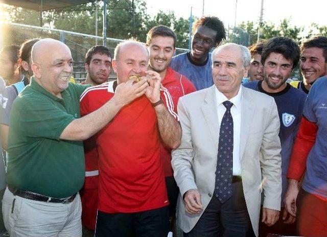 Şahinbey Belediye Futbol Takımı Sahaya İndi