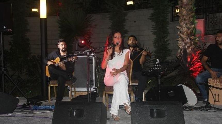 Neslihan Sky Tower’da Sahne Almaya Başladı