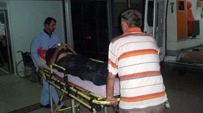 Otomobilin Altında Kalan Yaşlı Adam Ağır Yaralandı