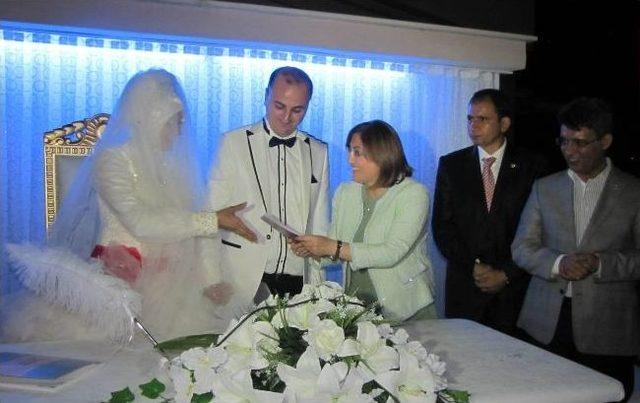 Bakan Şahin Uşak ta Nikah Şahidi Oldu 1