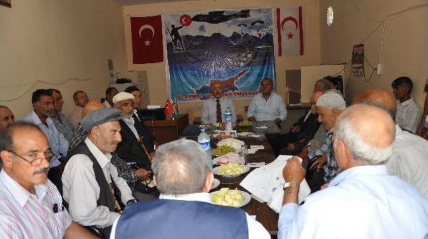 Iğdır Valisi Pek&rsquo;ten Kıbrıs Barış Hareketi Gazilerine Ziyaret