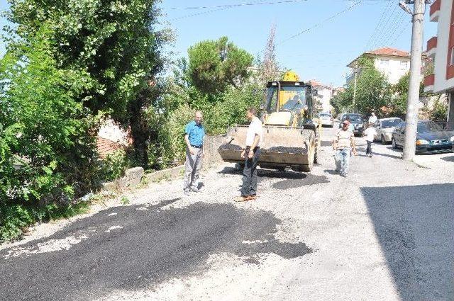 Alaplı’da Bozuk Yollar Rotmiks Kaplanıyor