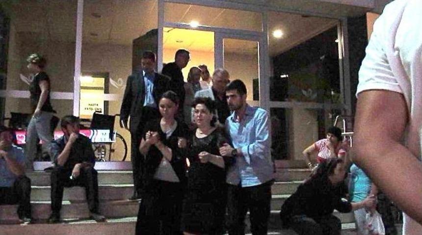 Edremit'te Oğlunun D&uuml;ğ&uuml;n&uuml;nde Fenalaşan Baba Kurtarılamadı