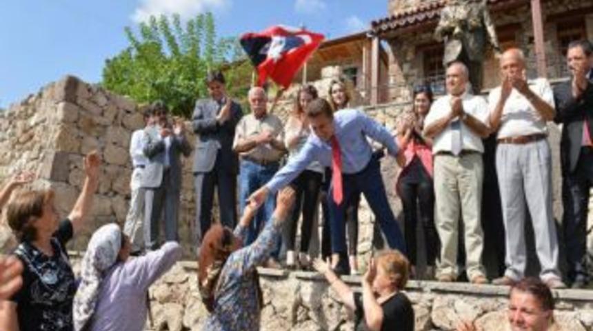 Mustafa Sarıg&uuml;l, İğdeli K&ouml;y&uuml;nde Cemevi A&ccedil;ılışına Katıldı