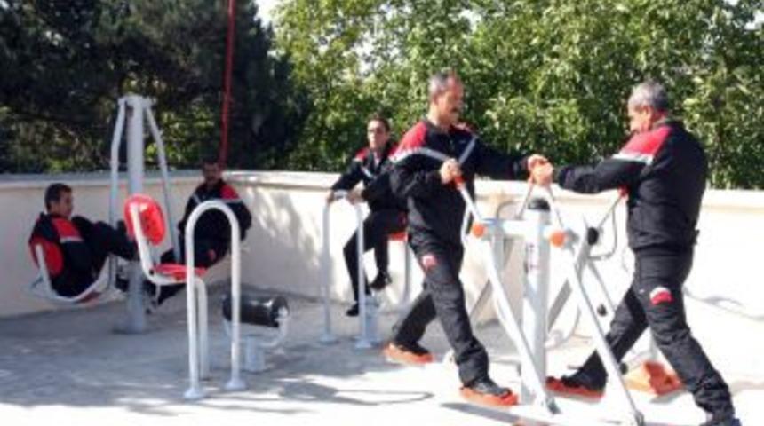 İtfaiyeciler Spor Yaparak Formda Kalıyor
