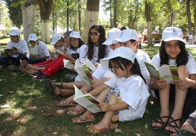 Gaziantep’te Temiz Çevre Ve Kitap Okumaya Destek